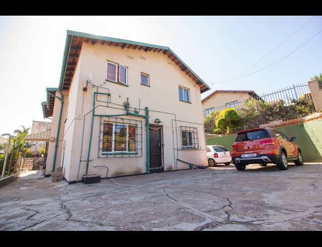 6 BEDROOM FREESTANDING FOR SALE IN MOBENI HEIGHTS